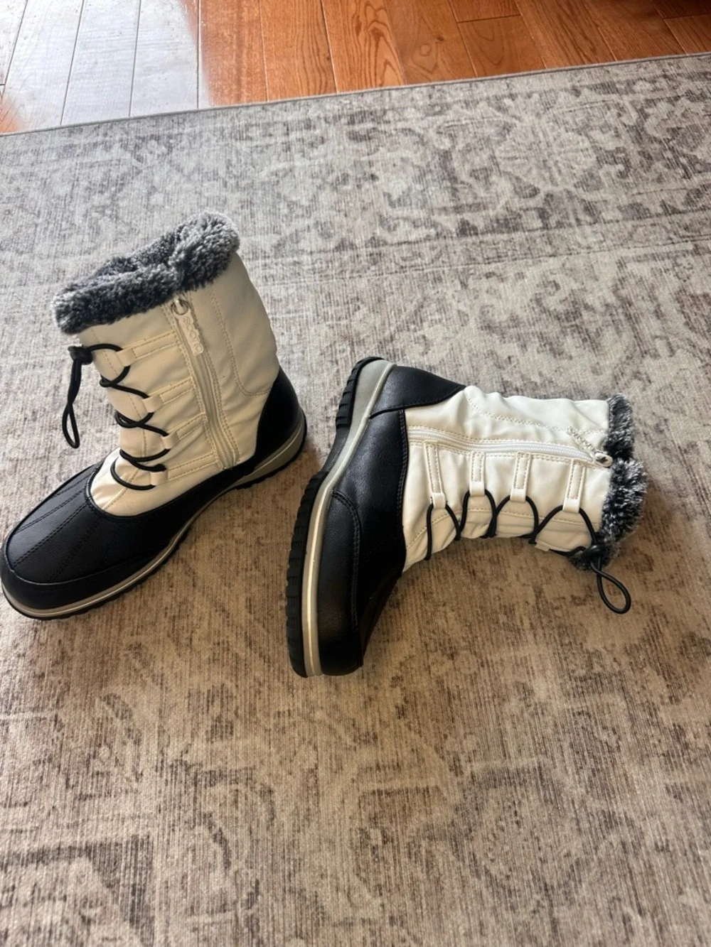 Sporto Black and Cream Women's Insulated Lace-Up Winter Boots